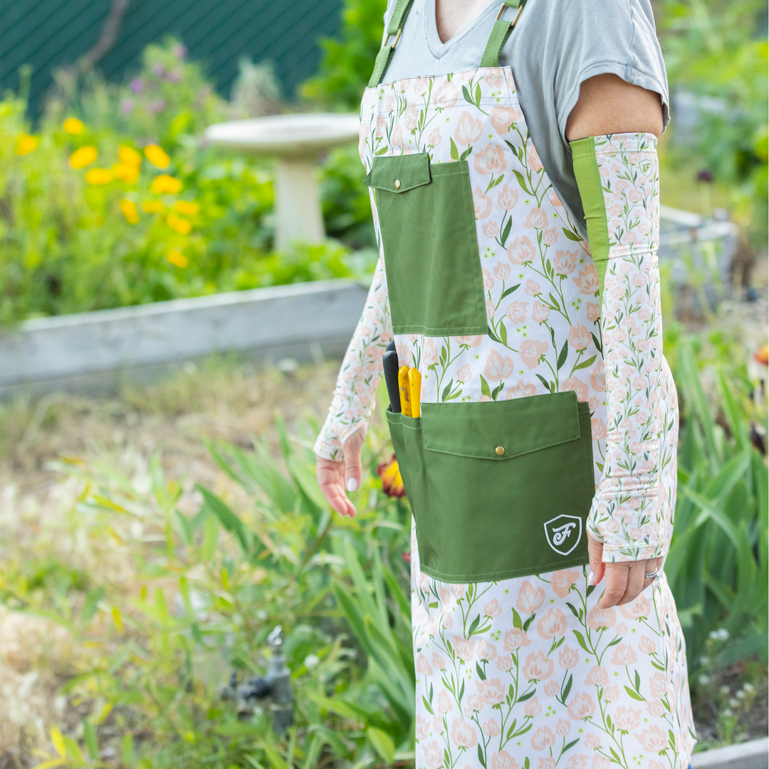 Lightweight Work - Apron - A Petals Hug – Farmers Defense Lightweight Work - Apron - A Petals Hug – Farmers Defense