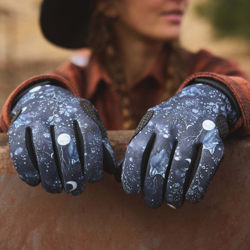 Insulated Winter Gloves - Women's - Midnight Wolves